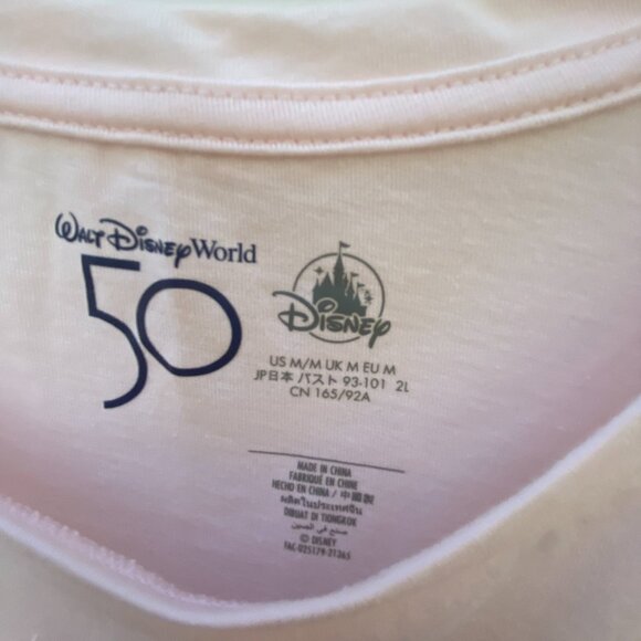 Disney Park T-shirt Cinderella's Castle size Medium Pink Tee - Picture 8 of 11